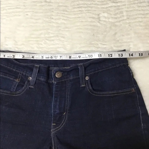 Levi’s Mid rise dark blue shorts size 27 - Picture 3 of 9
